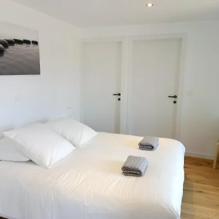 D'hotes Quatre Mains *
